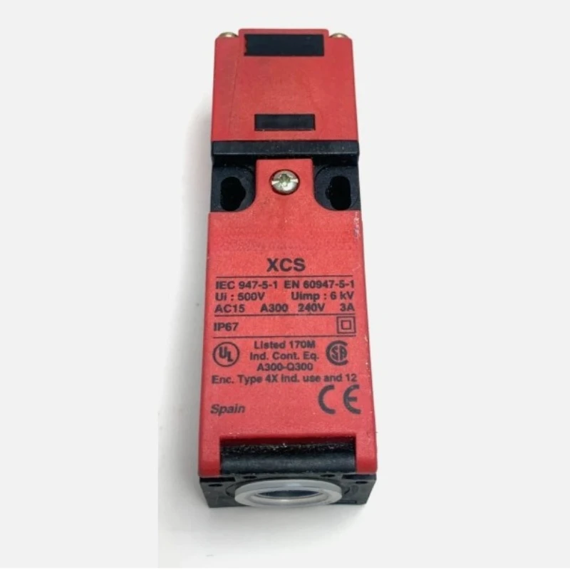

Brand New Original XCS-PA592 plastic insert safety switch Fast delivery