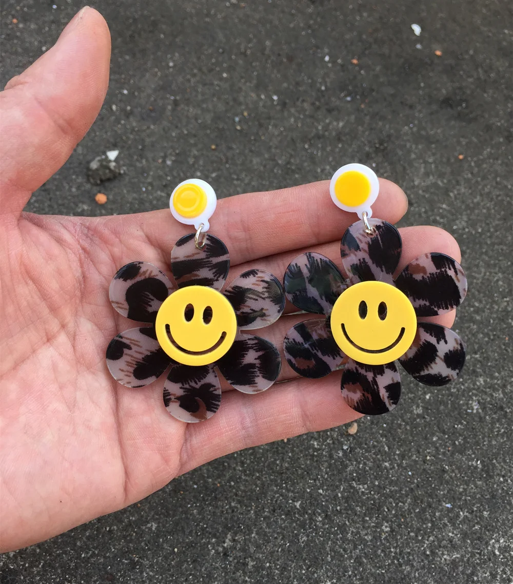 Orecchini pendenti con fiore acrilico alla moda a forma di pecora per le donne orecchino con ciondolo girasole leopardo in plastica carino coreano