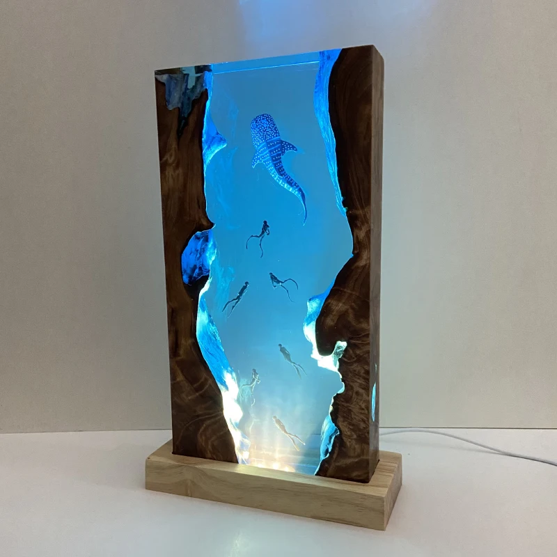 Ocean Landscape Organism Resin Table Light Creactive Art Decoration Lamp Divers Whale Theme Night Light  USB Charge