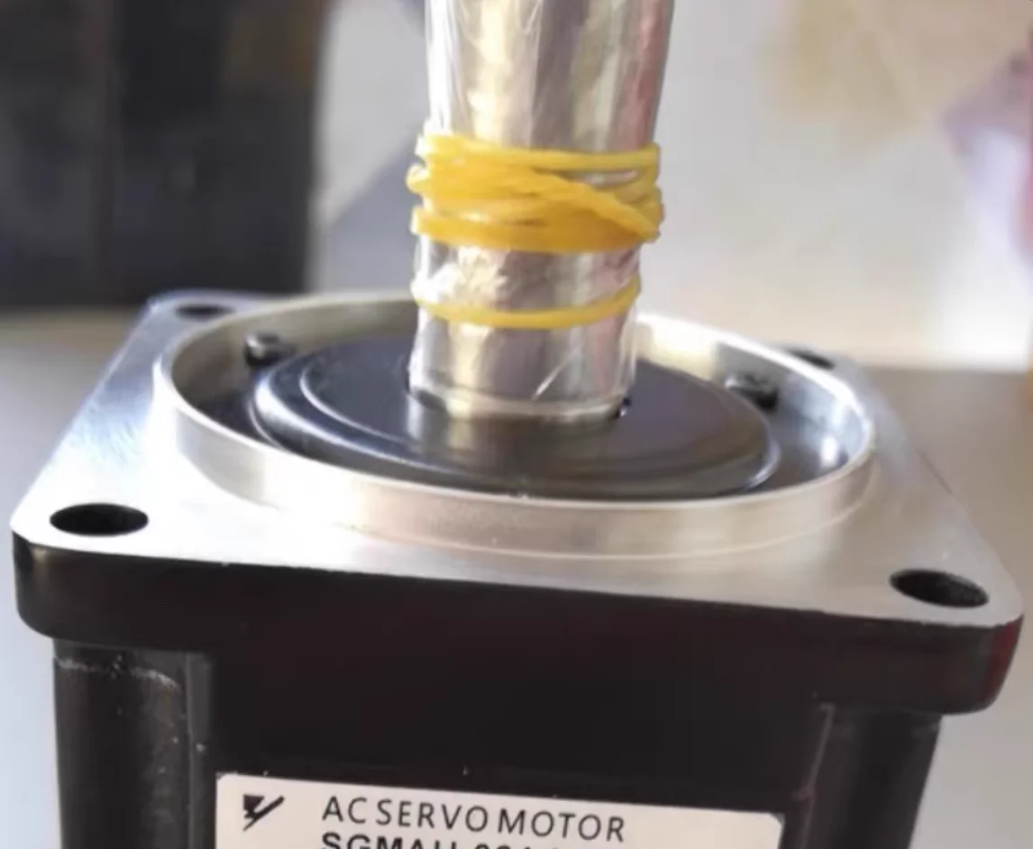 Original Genuine SGMG-12A2BB Brand new Servo Motor，SGMG 12A2BB，Fast shipping