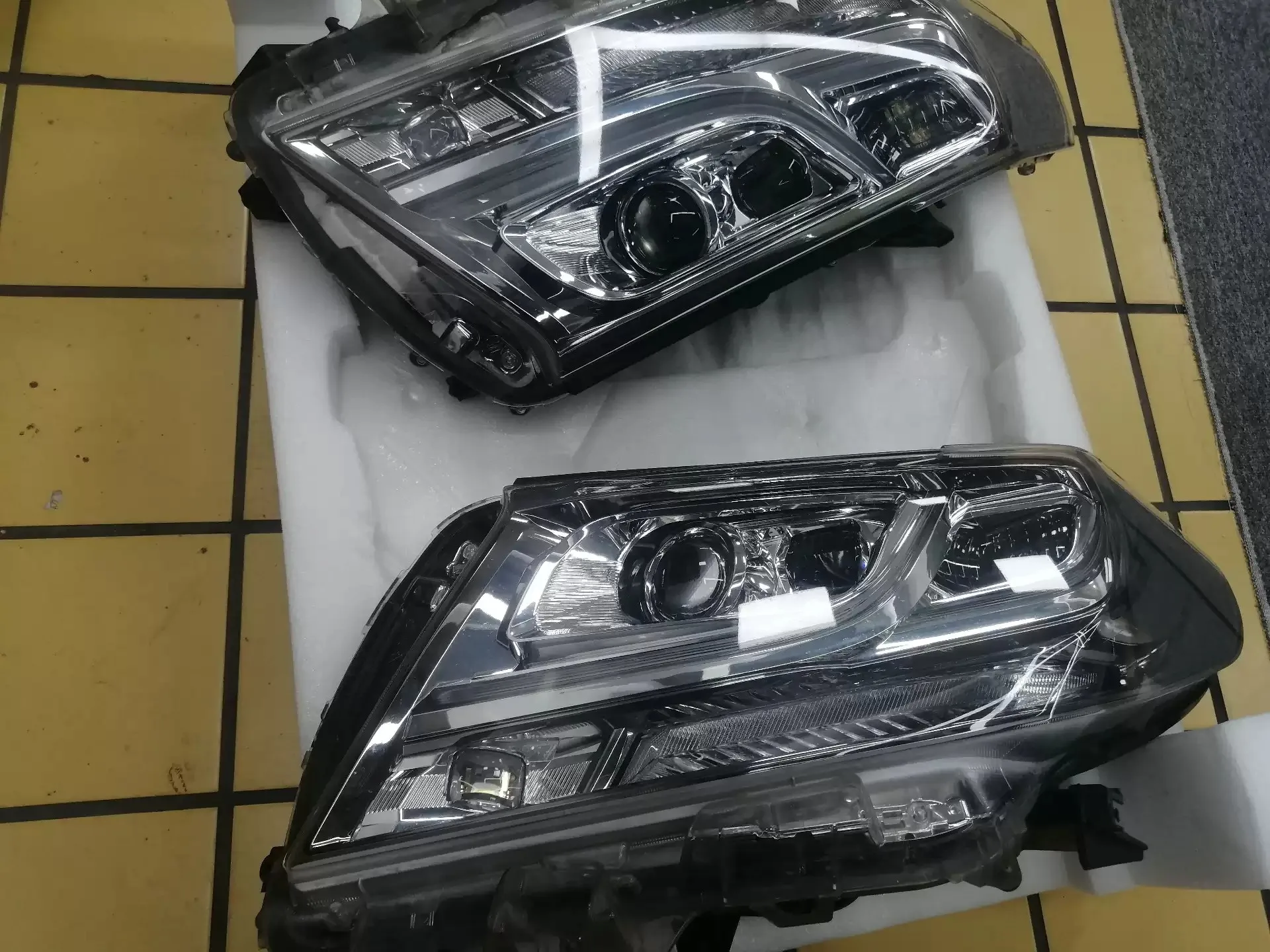 

Front Headlight Head Light Headlamp Angel eyes for Toyota alphard 2017 DRL Daytime Running Light turn signal