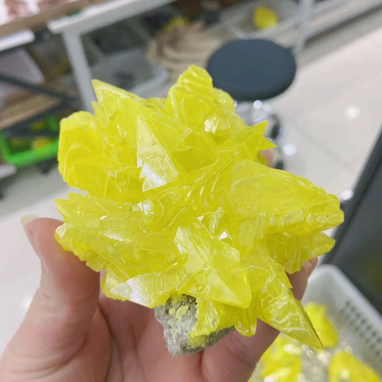 200-300g Yellowstone natural sulfur crystal specimen native Reiki energy mineral healing home decoration 1 piece