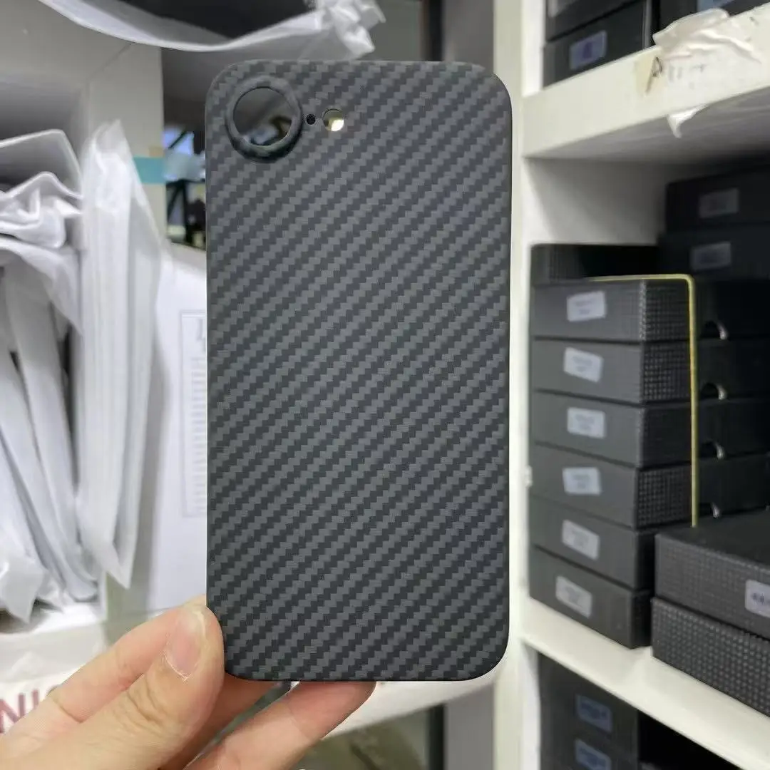 Etui z włókna węglowego aramidowego z MagSafe do iPhone 16E 17E, magnetyczna tylna obudowa, luksusowe etui karbonowe do iPhone 16e 17e — zdjęcie produktu 2