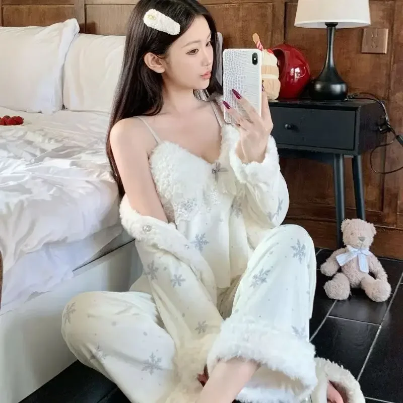 Island velvet Christmas snowflake light luxury style pajamas for women in autumn winter warm and thick sexy suspender homewear