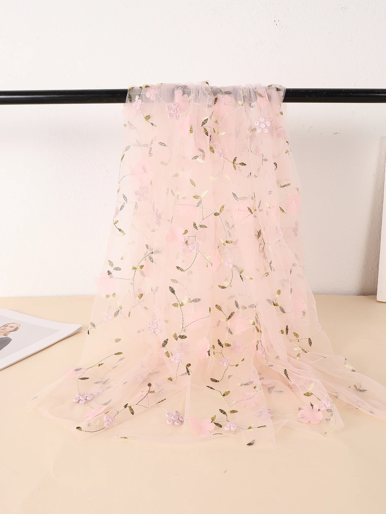 Schöne florale bestickte Spitze Stoff rosa Blume Stickerei Mesh Spitze Stoff weichen Tüll Stoff für Tutu Kleid Kleidung