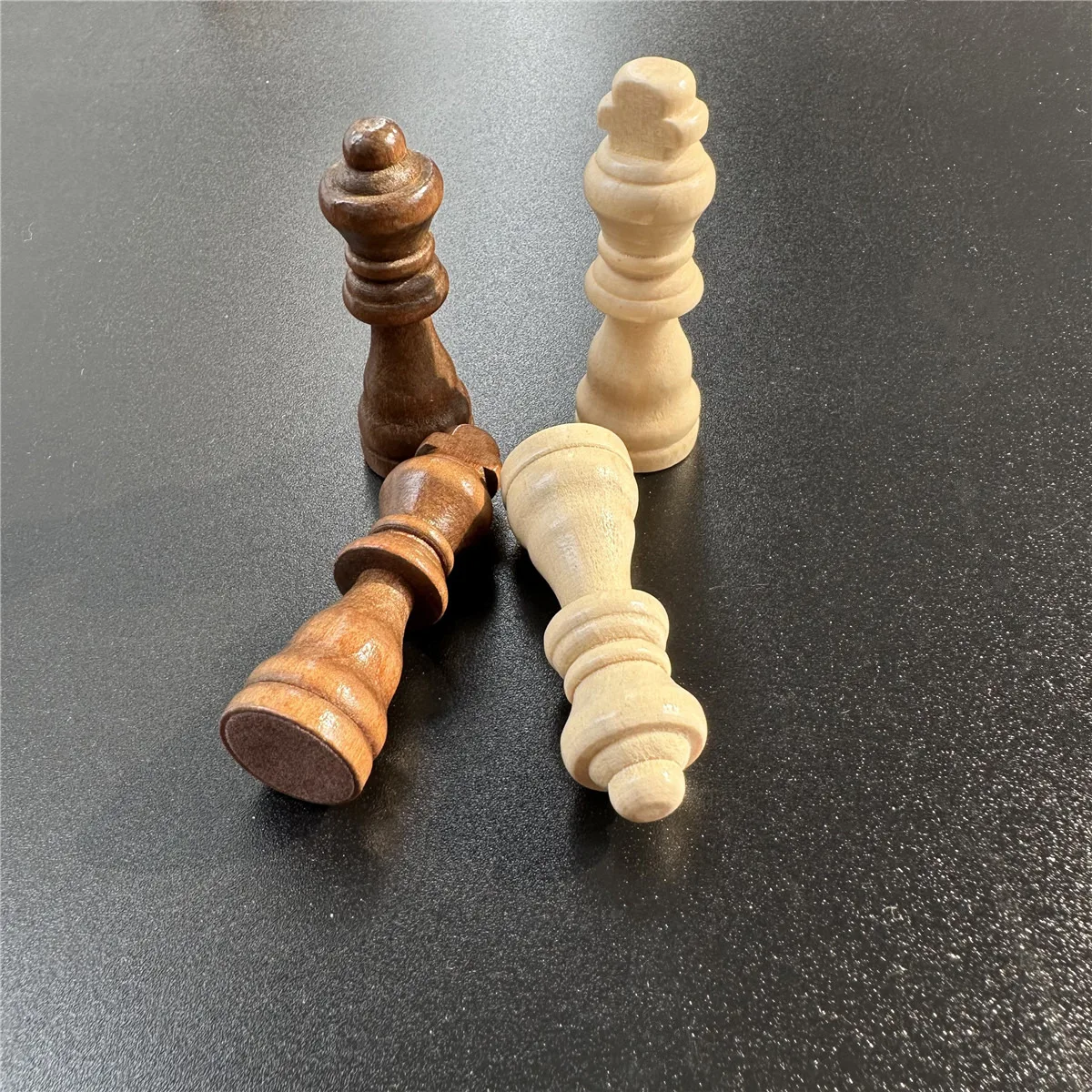 2.5-inch Chess Pieces New Advanced Solid Wood Pieces Set 32 Pieces Table Puzzle Entertainment Game