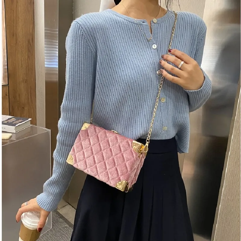 Bolso pequeño cuadrado de terciopelo dorado para mujer, bolsa clásica con bordado de cadena, Primavera, nuevo estilo