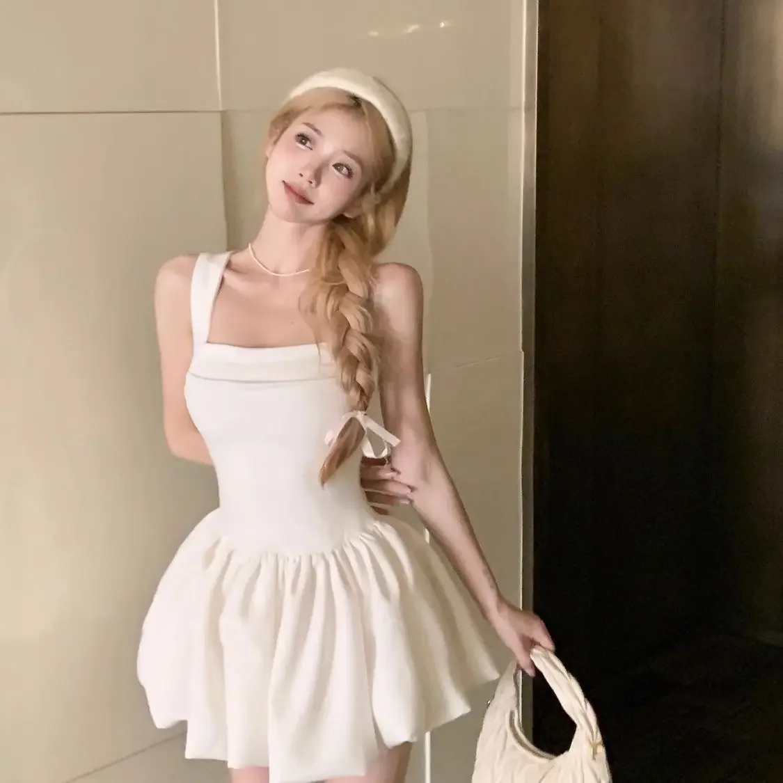 Vestidos de tirantes blancos para mujer, minivestido Sexy con espalda descubierta para vacaciones, moda coreana universitaria, informal, para playa, vestido de baile