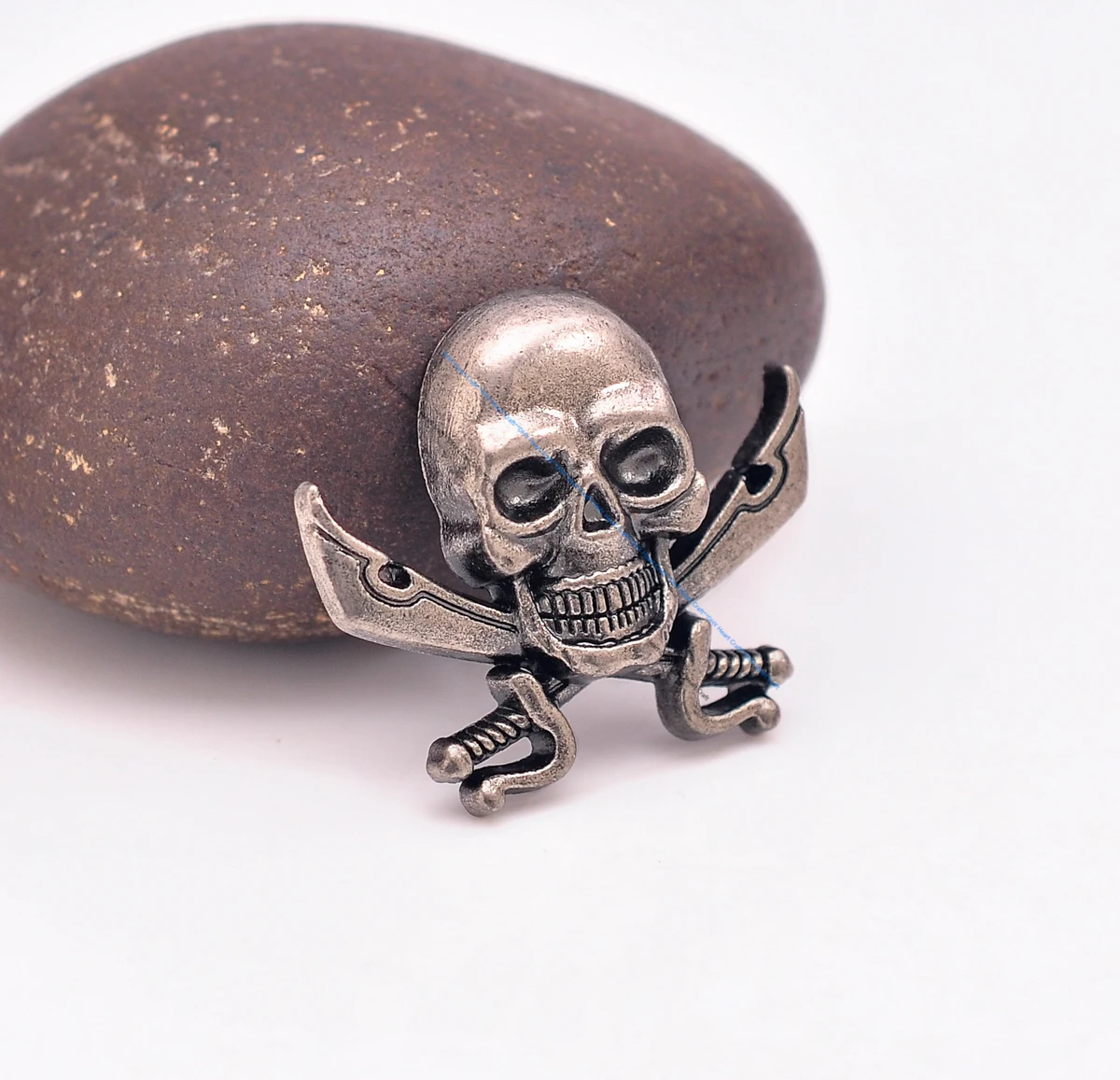 10X 33*29mm Quality Antique Silver Skull Pirate Crossed Sword Leathercraft Decorative Metal Stud Rivet Button Conchos