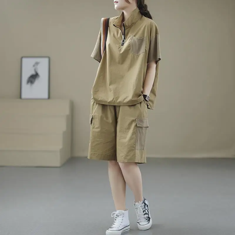 

Fashionable Zipper Stand Collar Casual Versatile T-shirt for Women High-end Shorts Suit Trendy