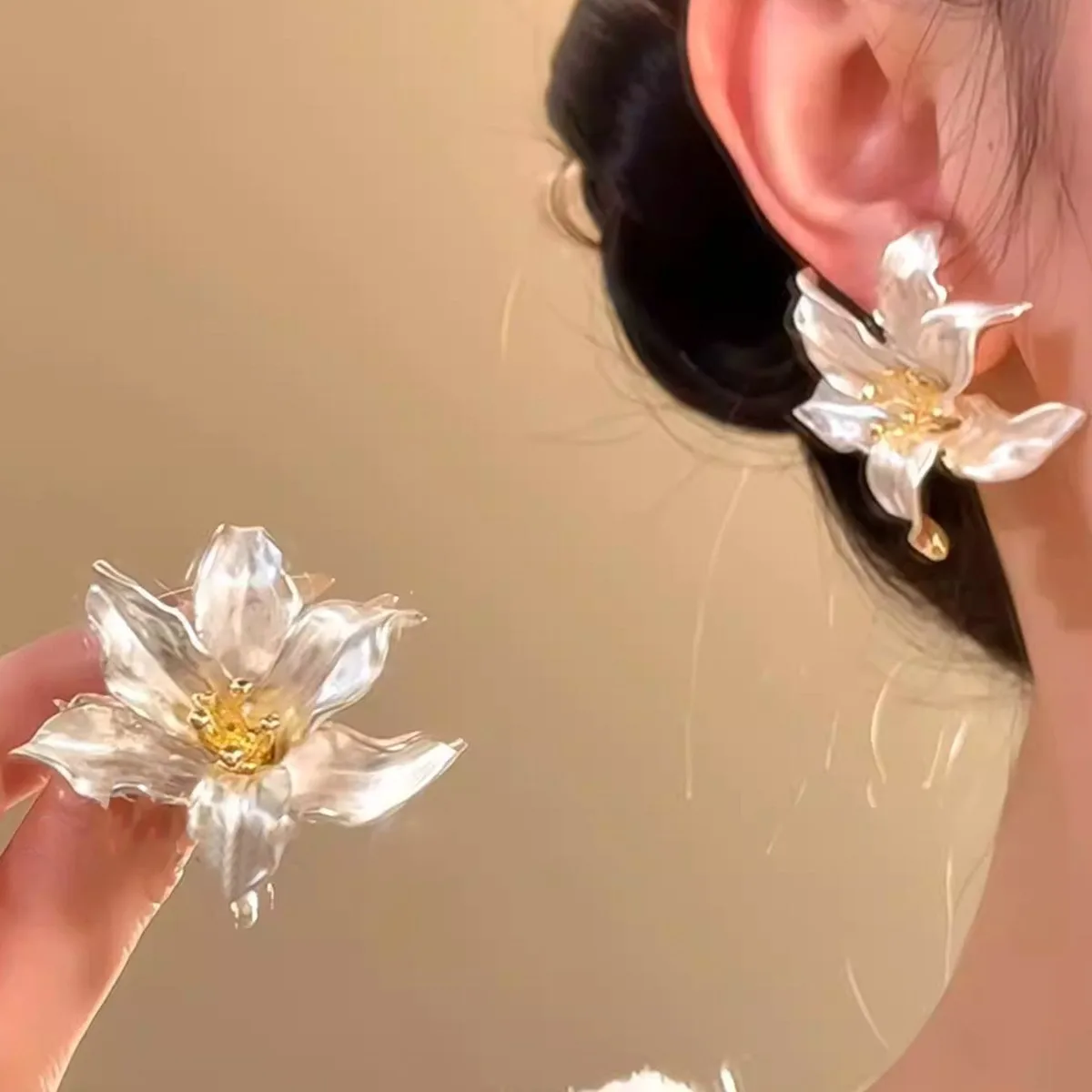 Stud Earrings Vintage French Iris Sculpted Floral Rose Gold Plated Lightweight High Quality Elegant Women Spring Summer
