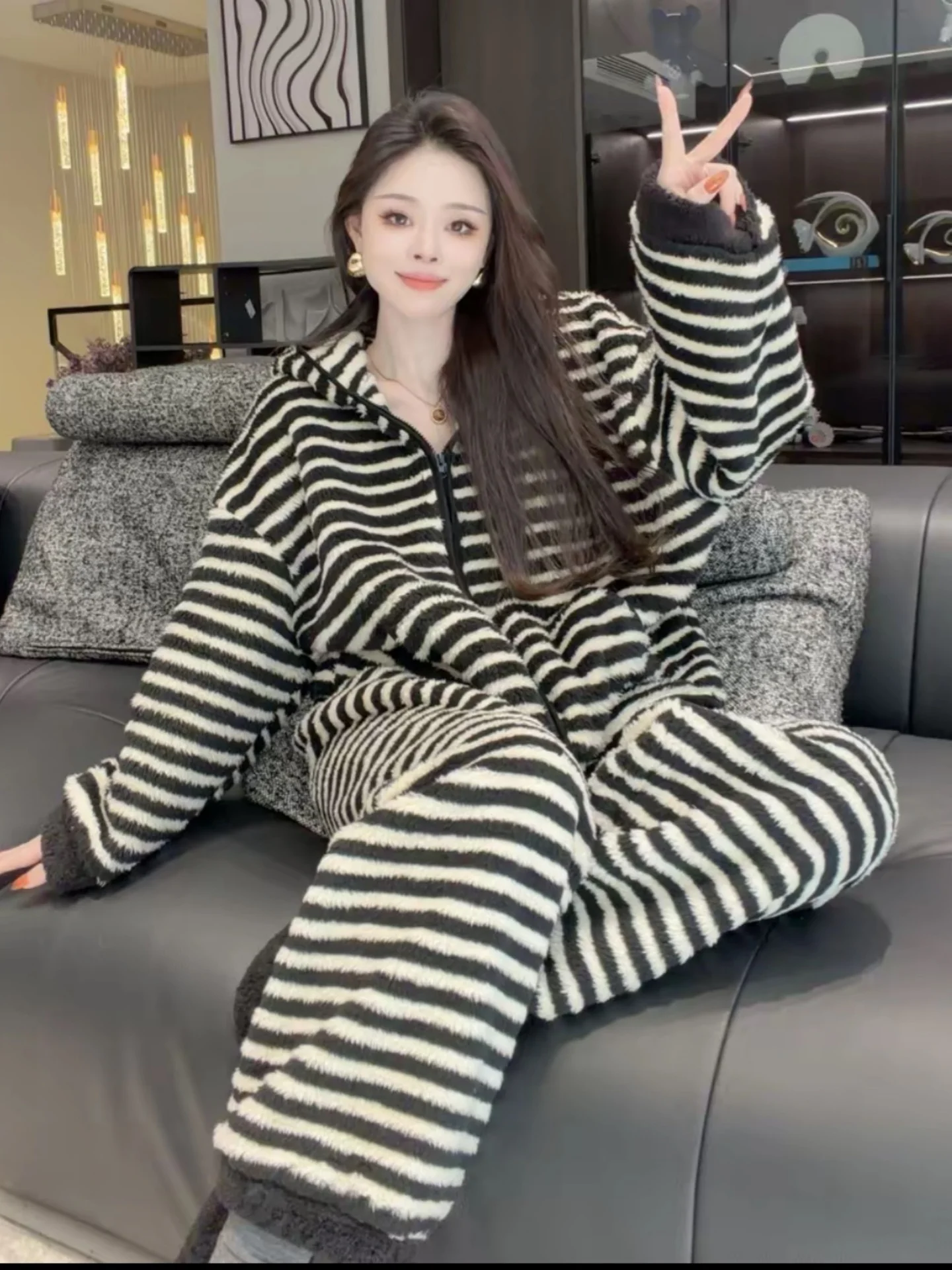 

Winter Chic Double-Faced Fleece Padded Hooded Sleepwear Women's Thick Home Clothes Fashionable Long Sleeve Zipper Closure Set