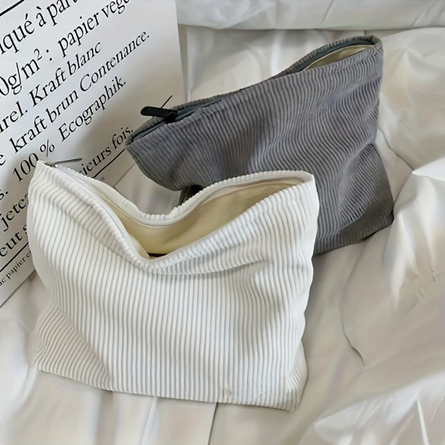 Chic and Long-Lasting Corduroy Cosmetic Bag - Ideal for Travel and Everyday Use