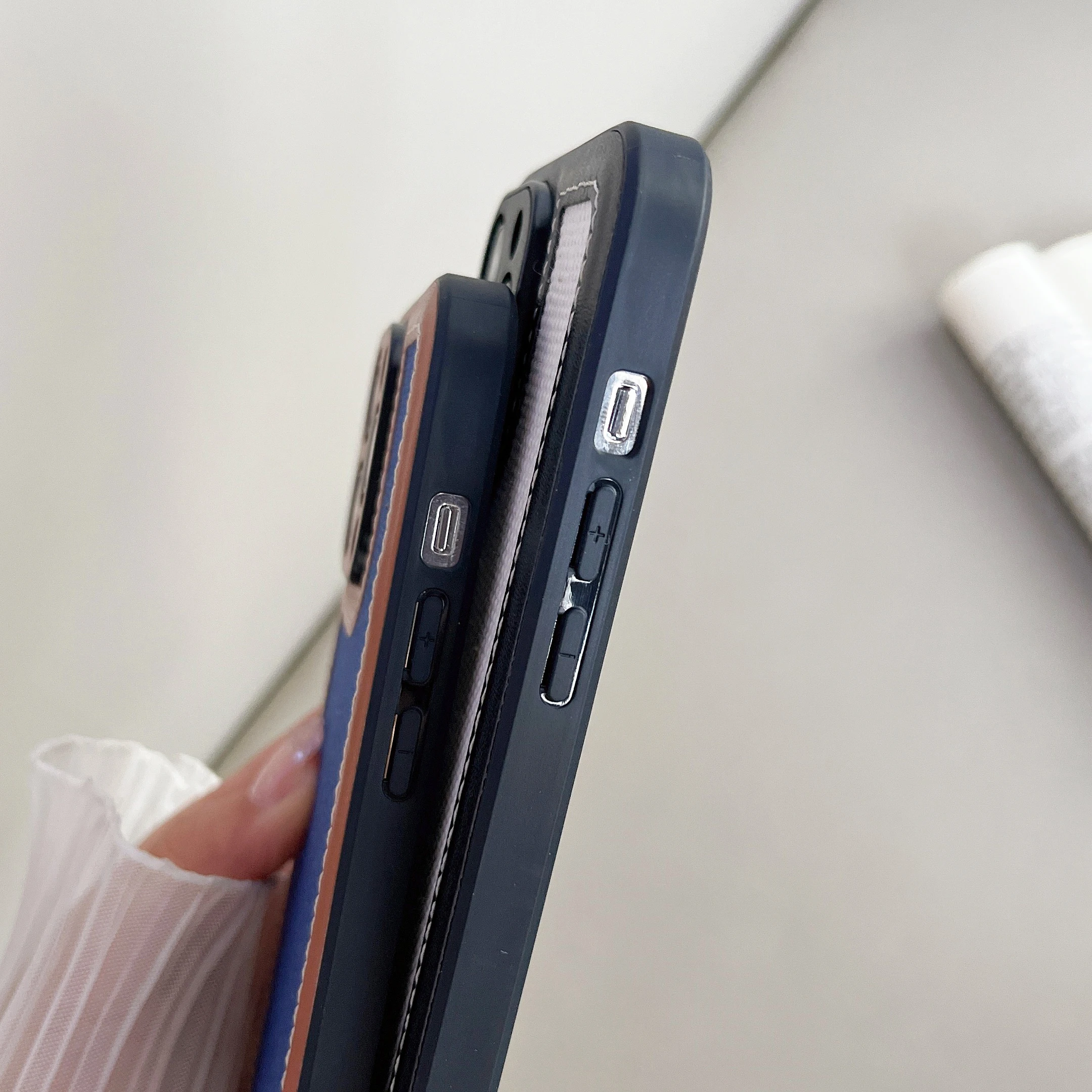 Capa de telefone anti-queda de couro pu premium, capa protetora retrô de lona com tudo incluído para iPhone 15 pro 14Plus 13 12 11Pro Max