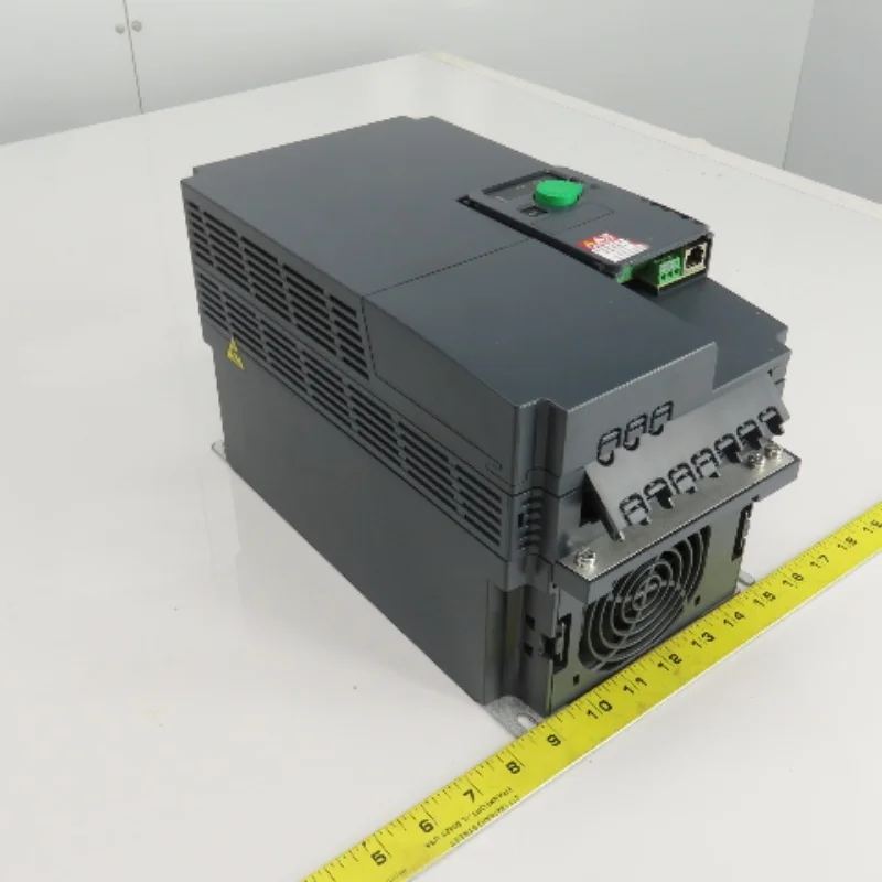 100% Asli Baru ATV32H018M2 ATV212HU40N4 ATV320D15N4C ATV312HU22N4 Inverter Garansi 1 Tahun Pengiriman Cepat