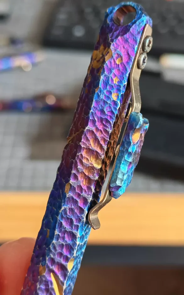 Used EDC Titanium alloy dragon scale pattern pen tactical pen fitget decompression toy