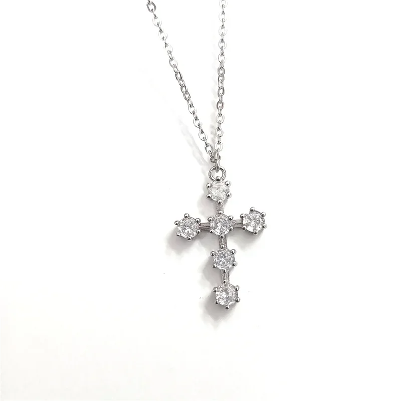 

2025 New Light Luxury High-end Love Clavicle Chain Fashion High-end Necklace Niche Design