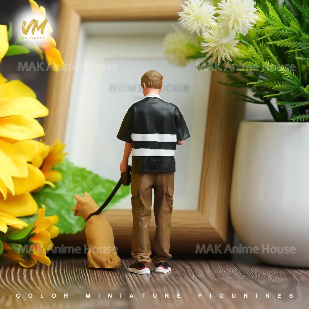 مطبوعة رائعة الوجه 1/24 1/18 المألوف زوجين حمل حقيبة فتاة المشي الكلب الصبي الشكل دمية نموذج المشهد لعبة الديكور