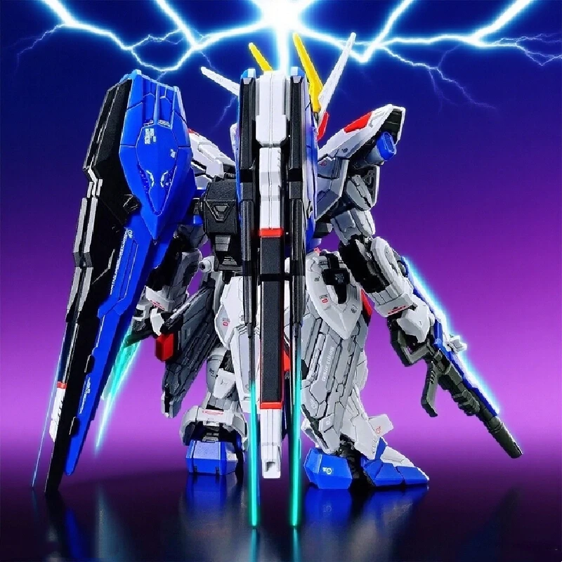 재고 있음 MGSD ZGMF-X10A Q 버전 조립 모델 키트 액션 피규어 절묘한 데스크탑 장식 어린이 교육 장난감 수집