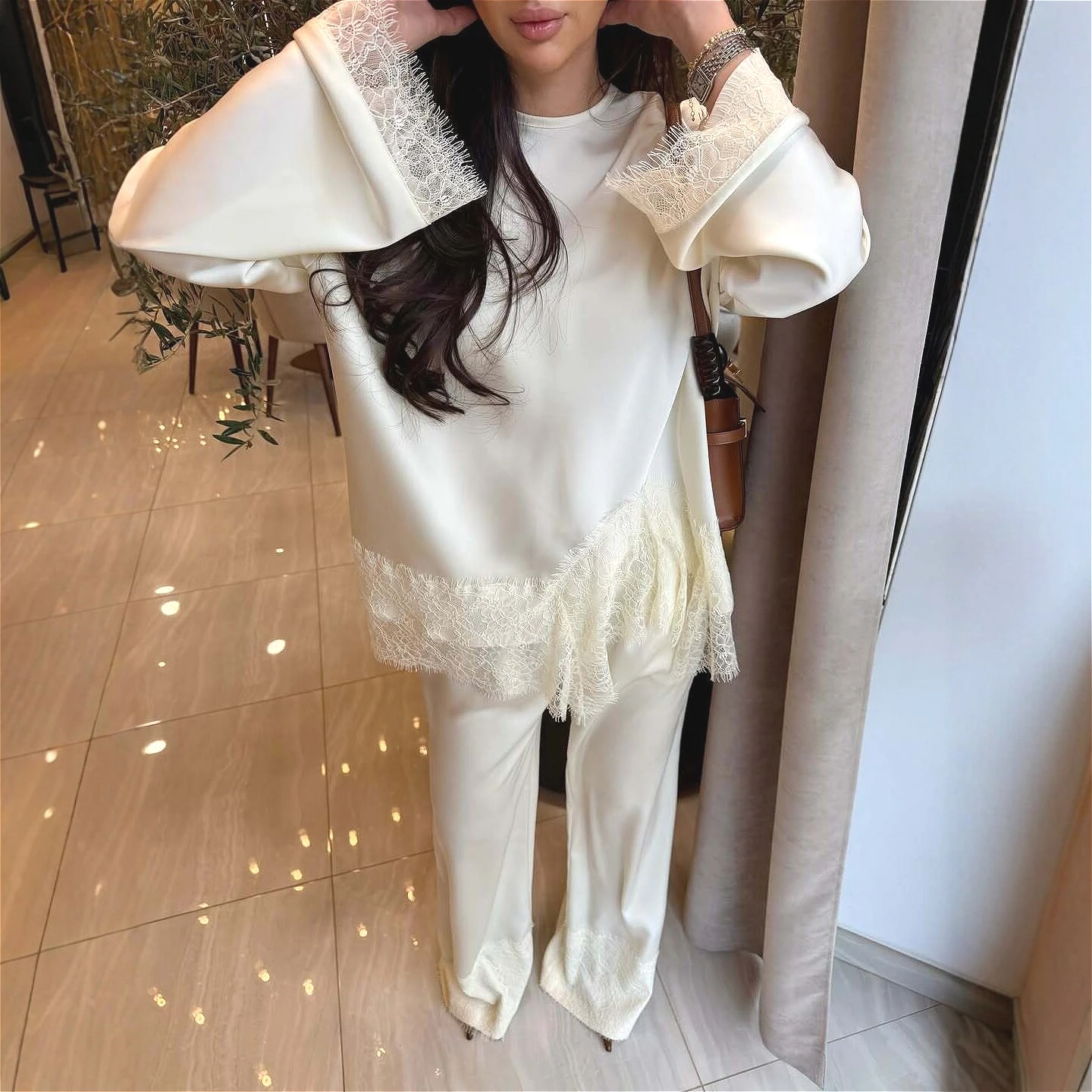 Damen Hosen-Set Zweiteiliges Set Spitze Satin Hosen Rundhals 2026 Kurzarm-Tops Weites Bein Hohe Taille Y2k Streetwear Elegant