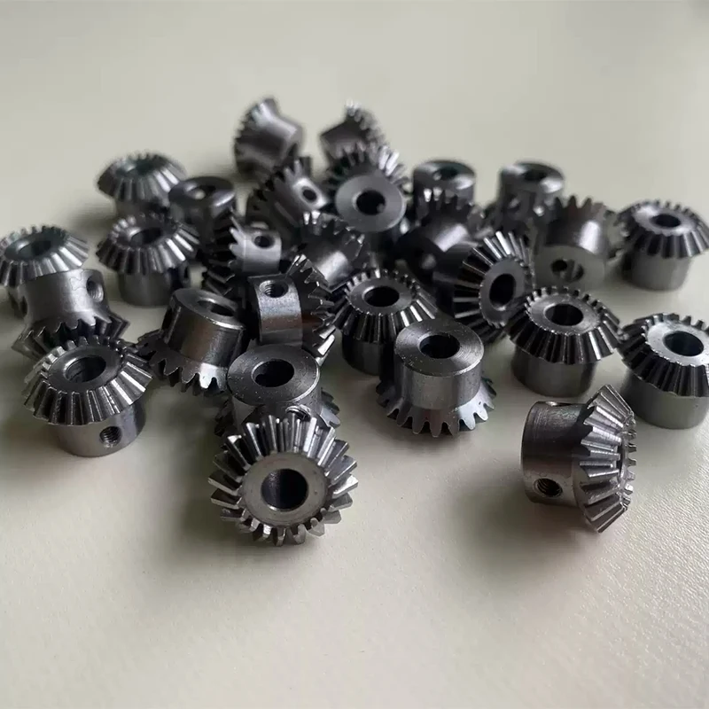 20T 45 °   نسبة 1:1 تروس مشطوفة، تتحمل 5 مم، فولاذ كربوني/45 #   الصلب، 90 °   ترس محرك الزاوية اليمنى لصنع سيارة/نماذج RC