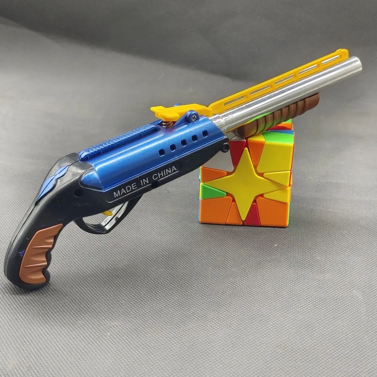 

Children's Toy Gun Soft Bullet Shotgun Double-barrel Short Spray Mid-fold Burst Pistol for Boys Men Shooting Games Gift