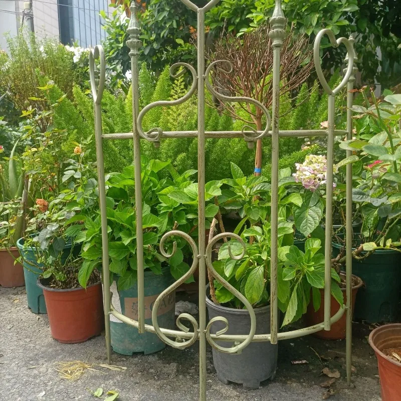 Vintage เก่าครึ่งวงกลมรั้วหัวใจชนบทเหล็กปีนเขากรอบสําหรับ Garden Cottage Plant สนับสนุนทนทานรั้วตกแต่ง
