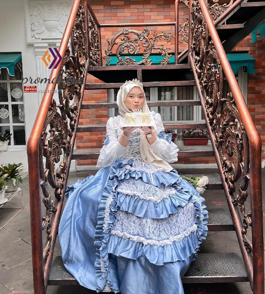 Vestido de novia rococó azul opulento con mangas acampanadas, vestido de novia renacentista escalonado de encaje, corest gótico, novia musulmana personalizada