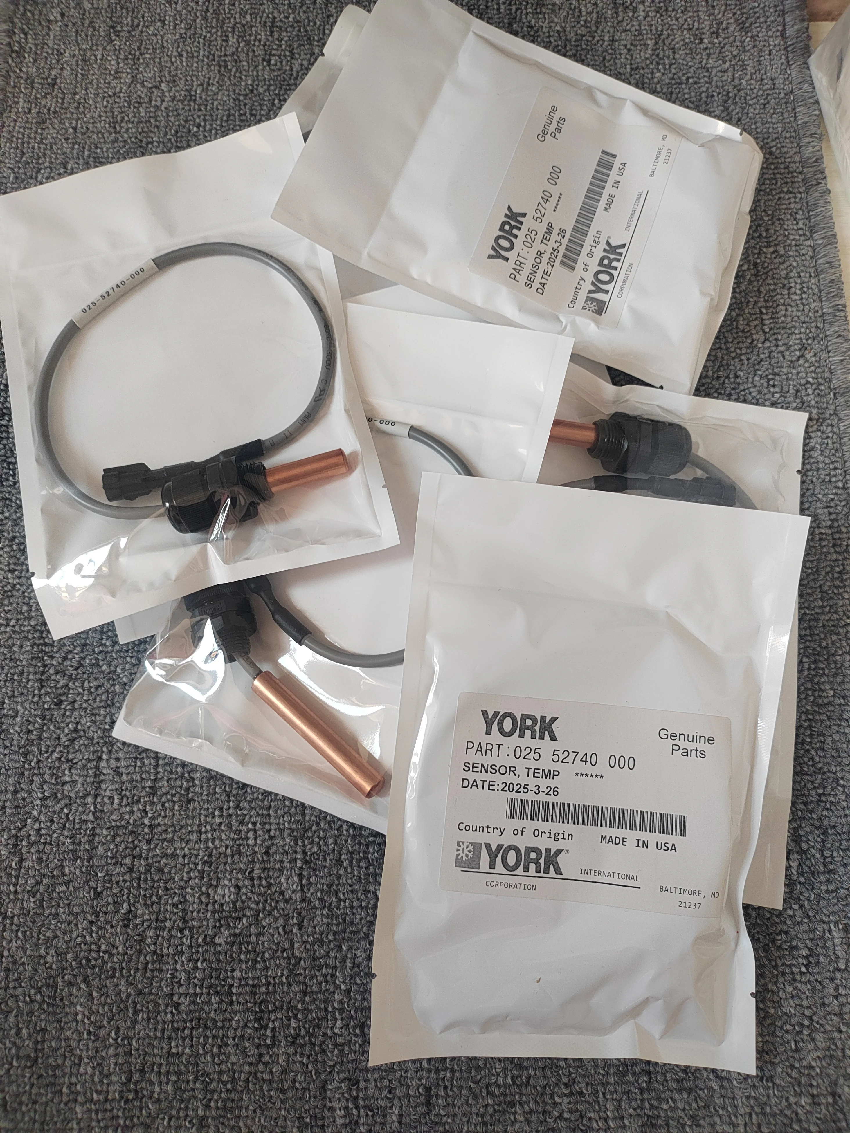 

1pcs 025-47671-000 Temperature sensor/water temperature probe for York air conditioner accessories 47673/52740