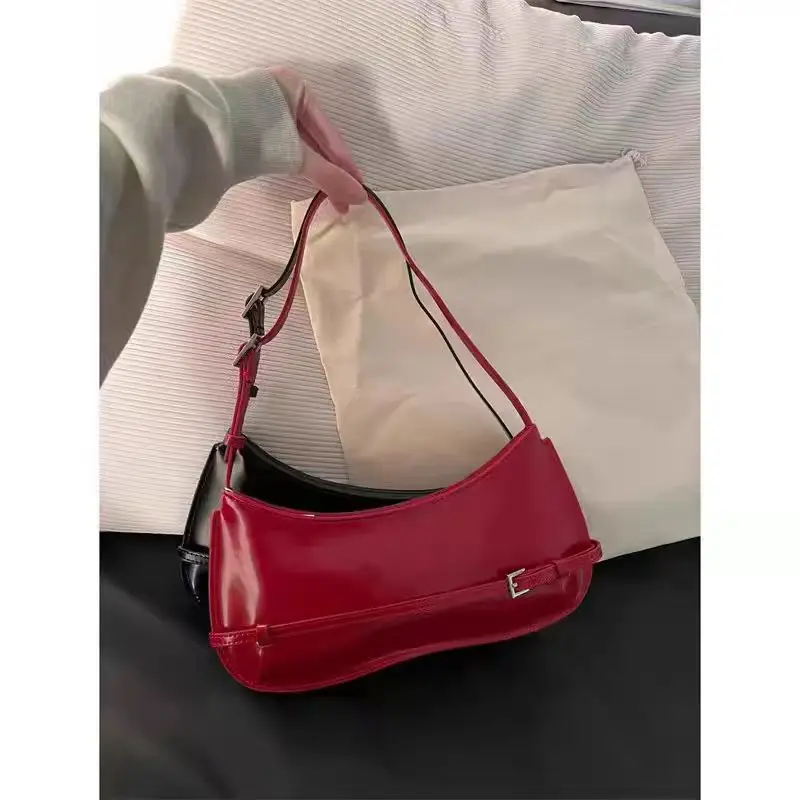 

French Red Shoulder Bag 2024 New Advanced Texture Fashion Retro Casual Handbags And Purses Solid Bright Surface Underarm Bags PU