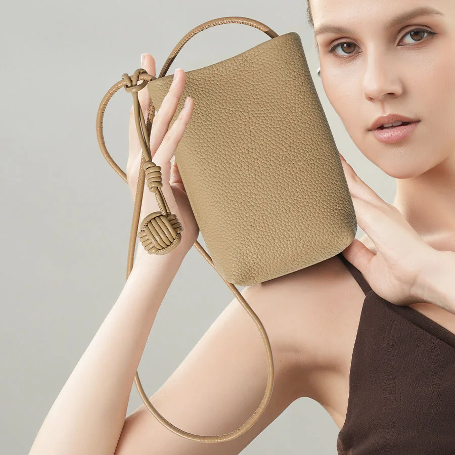 Top Grain Full‑Grain Cowhide Leather Women Phone Bag Mini Crossbody Bag Adjustable Strap Magnetic Closure Small Shoulder Purse