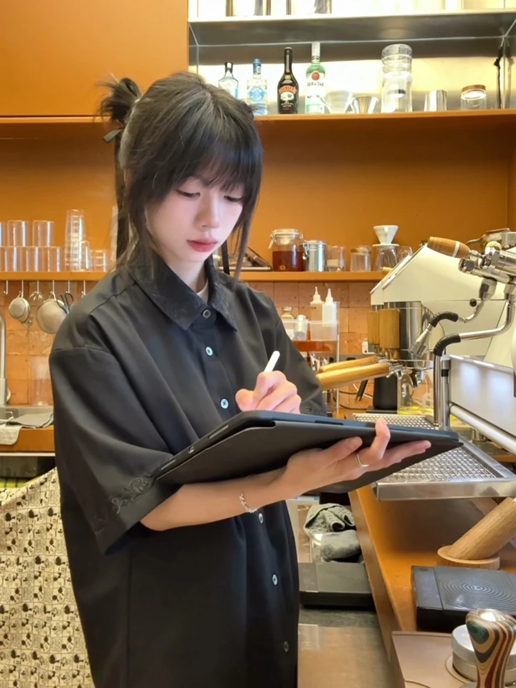 

Мужская летняя дышащая тонкая верхняя одежда из ледяного шелка с вышивкой и цветочным воротником, молодежный стиль, приталенный крой