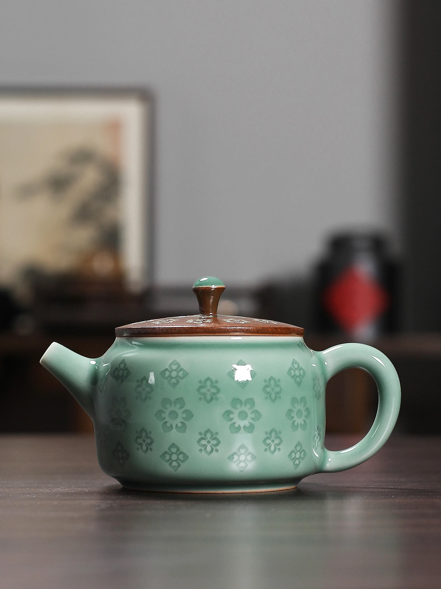 Handmade Blue Porcelain Tea Pot Single Pot Longquan Engraved Flower Tea Brewing Kung Fu Tea Set for Home Use Traditional Craft