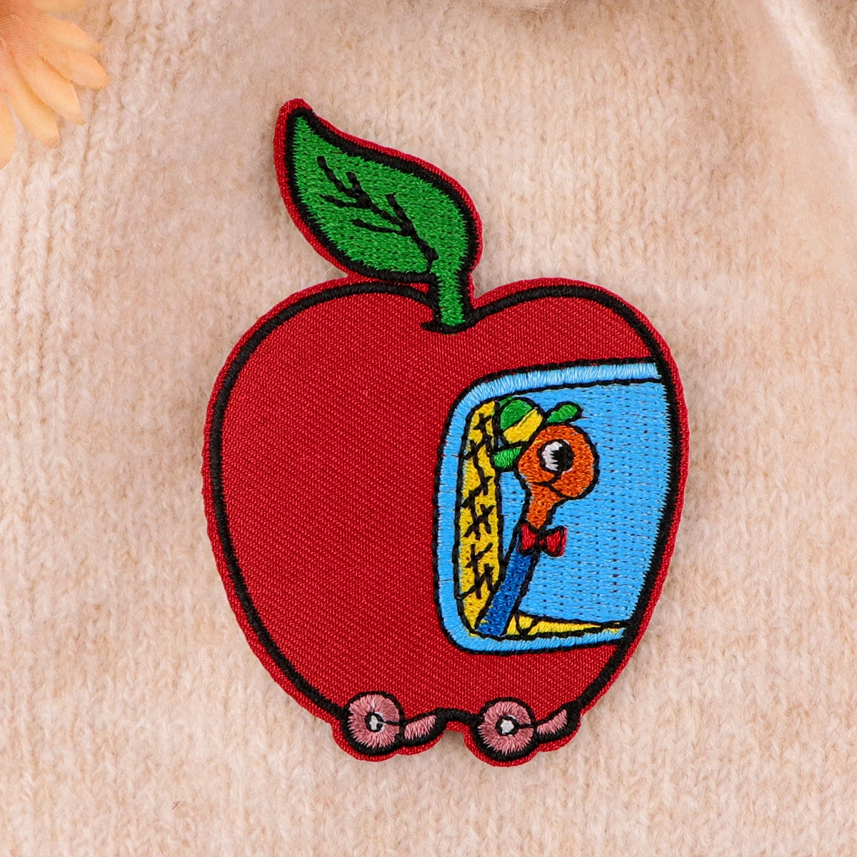 Funny Apple Embroidery Patch Cartoon Iron On Patches For Clothing Thermoadhesive Patches On Clothes DIY Sew Badges
