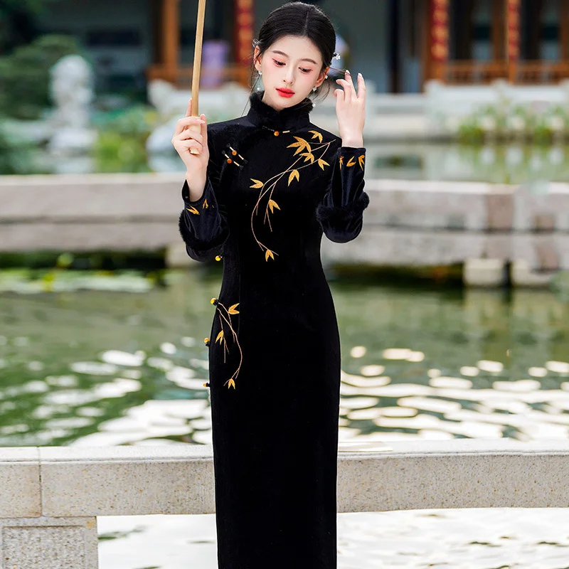 Women Black Qipao Sexy Satin Cheongsam Exquisite Embroidery Mandarin Collar Evening Party Dress Vintage Button Elegant Vestidos