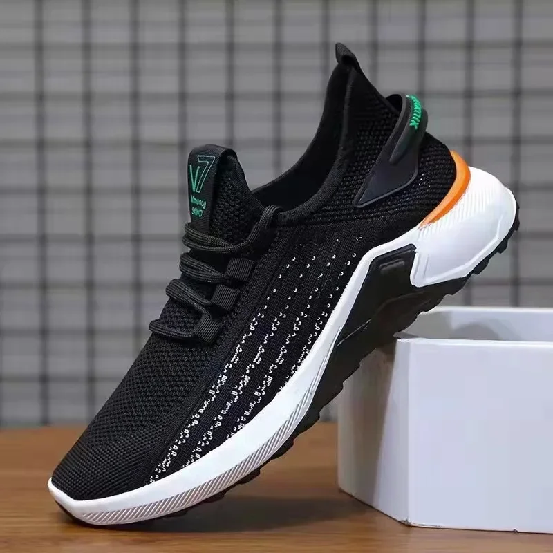 Men's lightweight breathable casual sports shoes summer outdoor mesh soft sole running shoes fashion comfort versatile sneakers