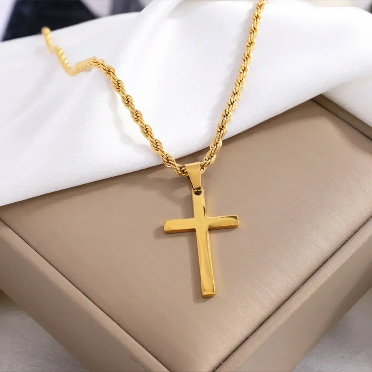 New Stainless Steel Cross Pendant Necklace for Men Women Minimalist Gold Color Jewelry Male Female Necklaces Chokers Gifts 2024