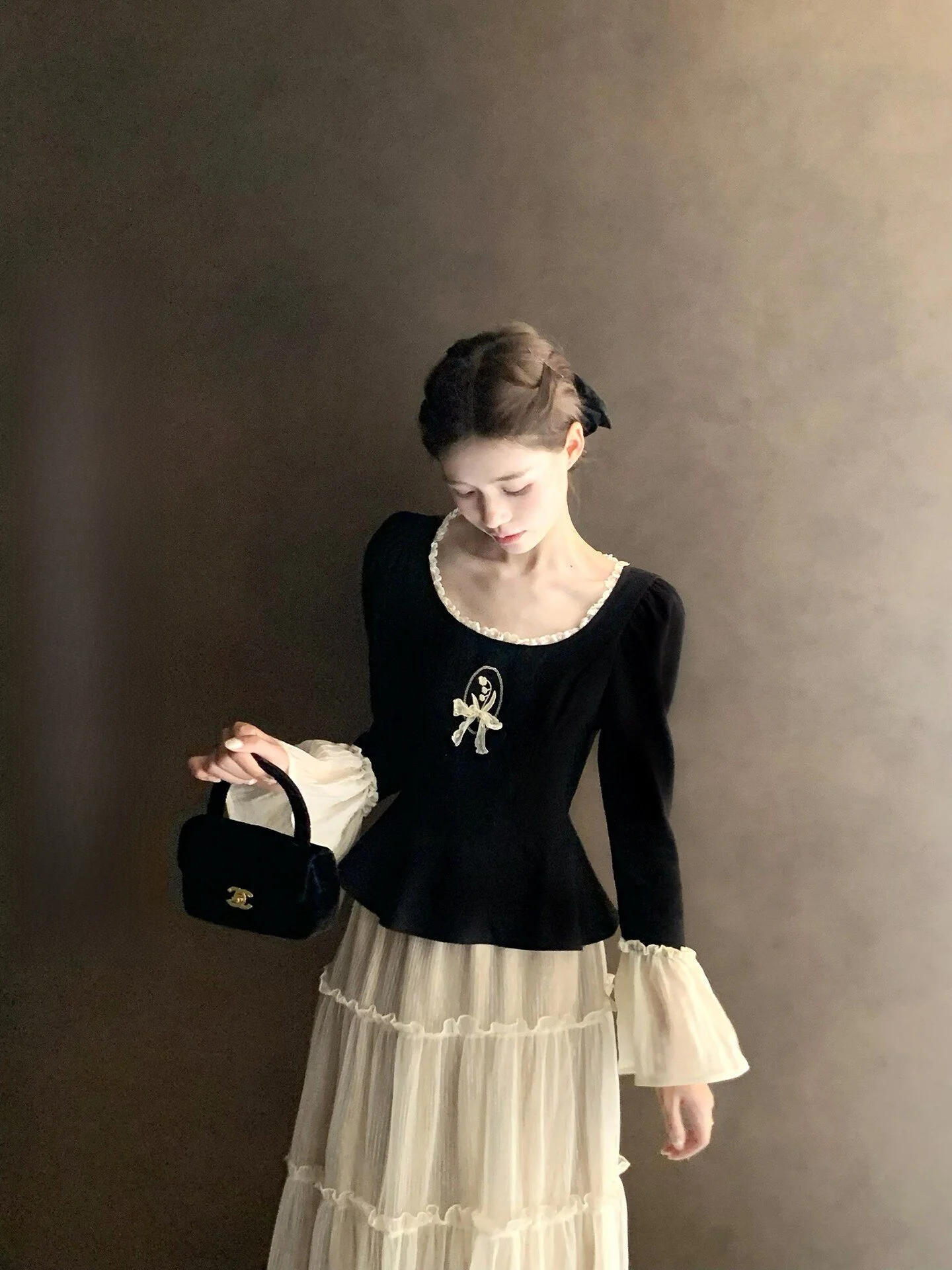

Elegant High Waist Half Skirt Set with Embroidery Slimming Women's Base Top And Skirt Ensemble Fashionable Office Wear