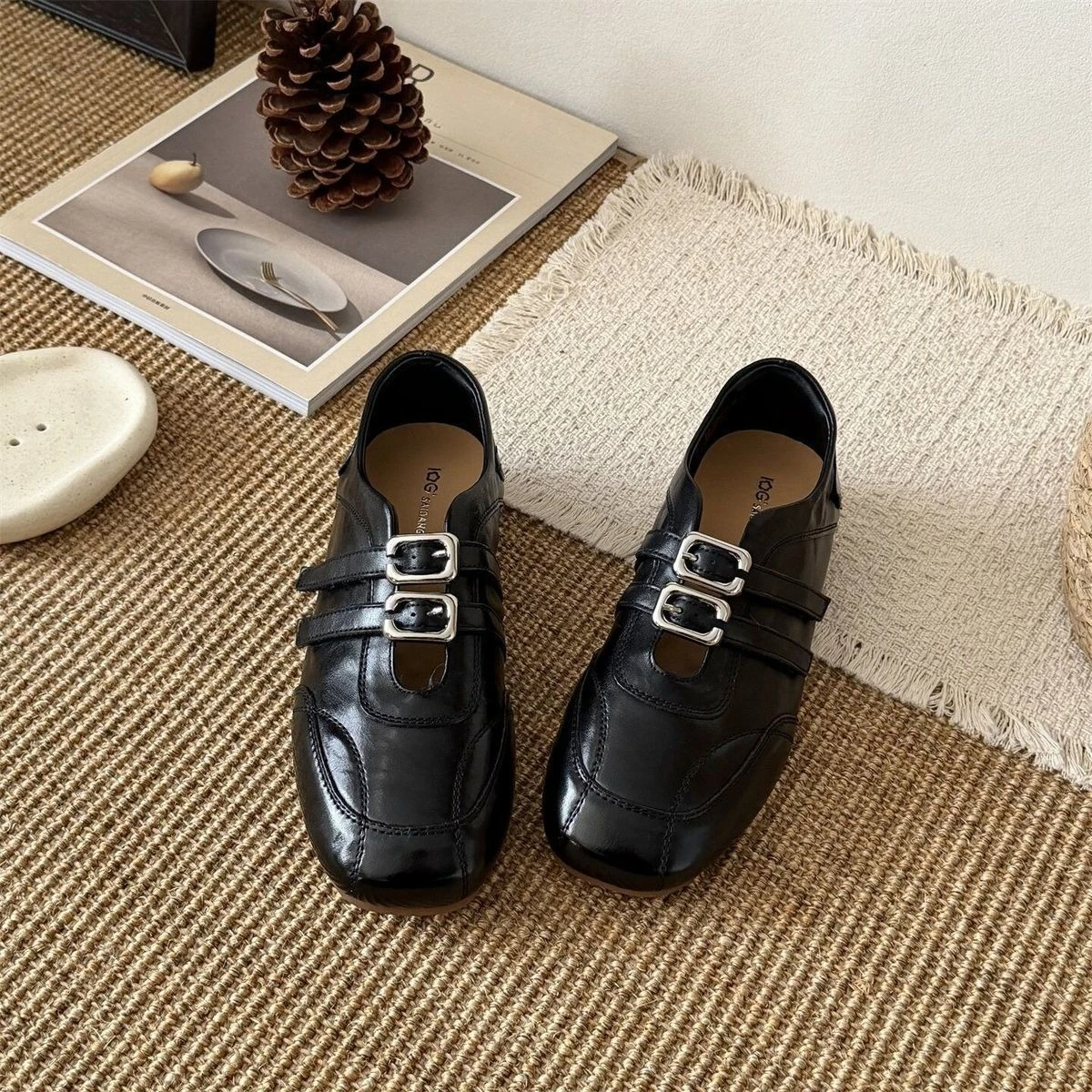 

French Vintage Mary Janes Women 2026 New Spring Loafers Casual Japanese Style Flat Shoes Versatile Leather Footwear