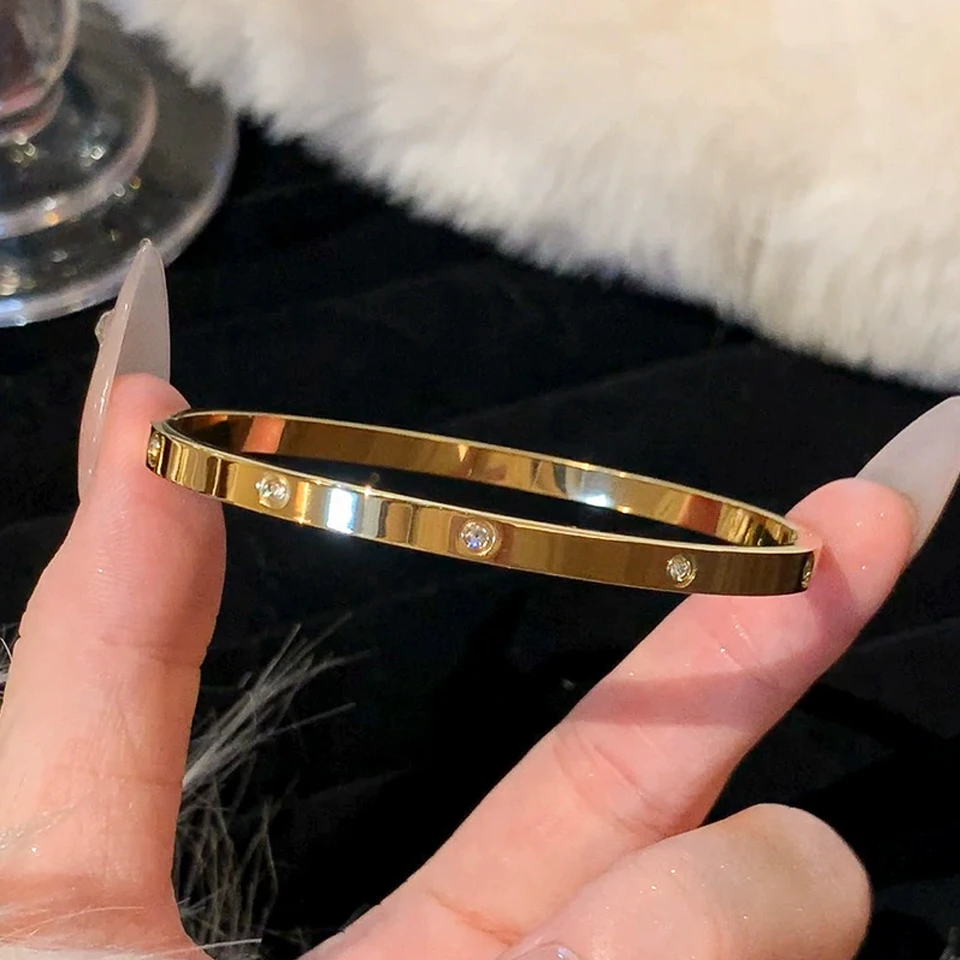 Minimalistisches rundes Zirkon-Einlege-Armband aus Edelstahl in Silber oder Gold, modisches Accessoire für den täglichen Gebrauch, Unisex-Geschenk. – Detail 3