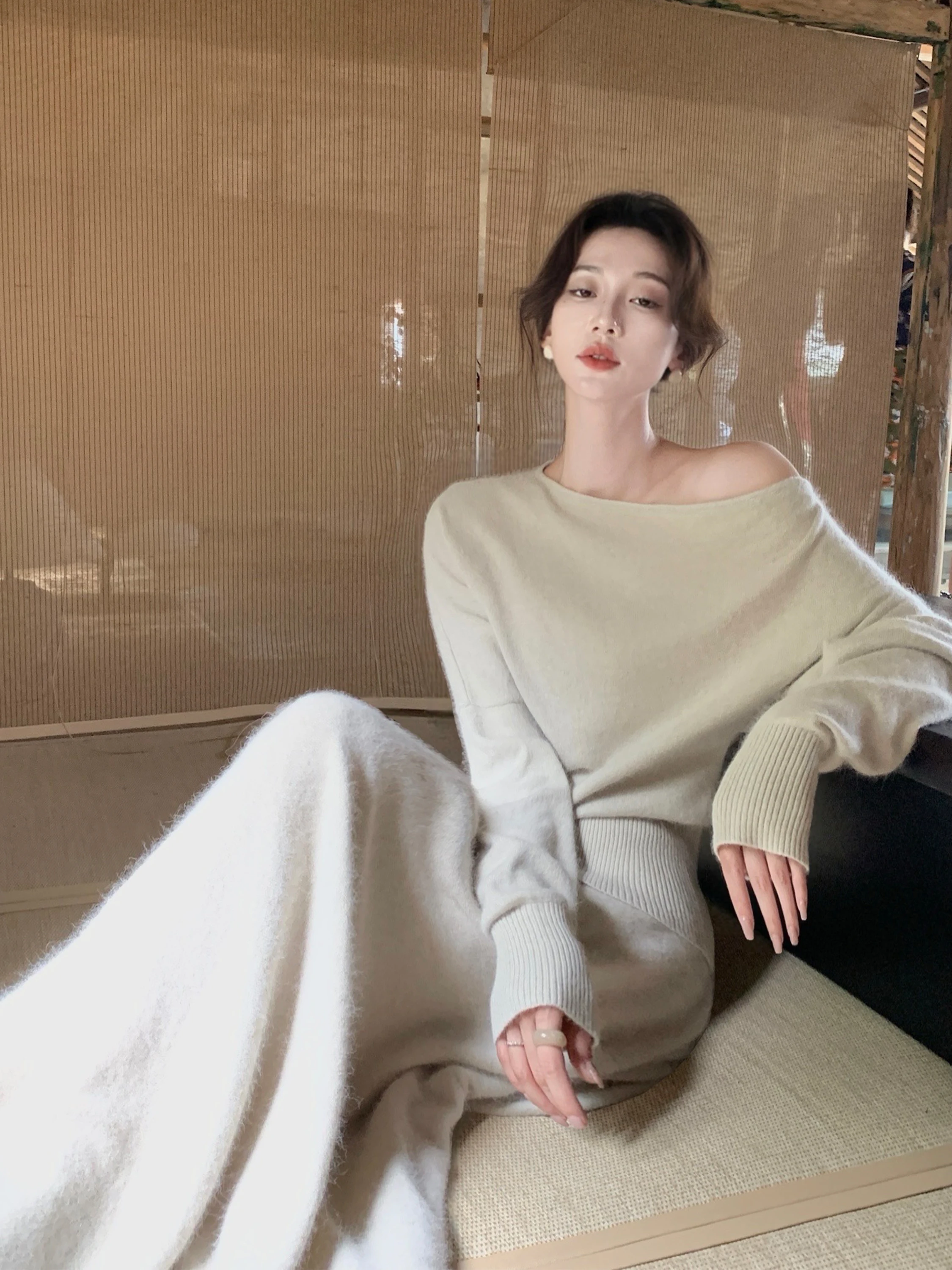 

Soft Woolen Knitted Sweater Asymmetrical oulder Women's Skirt Set Autumn Winter Faion Two-Piece Suit Ele Sle