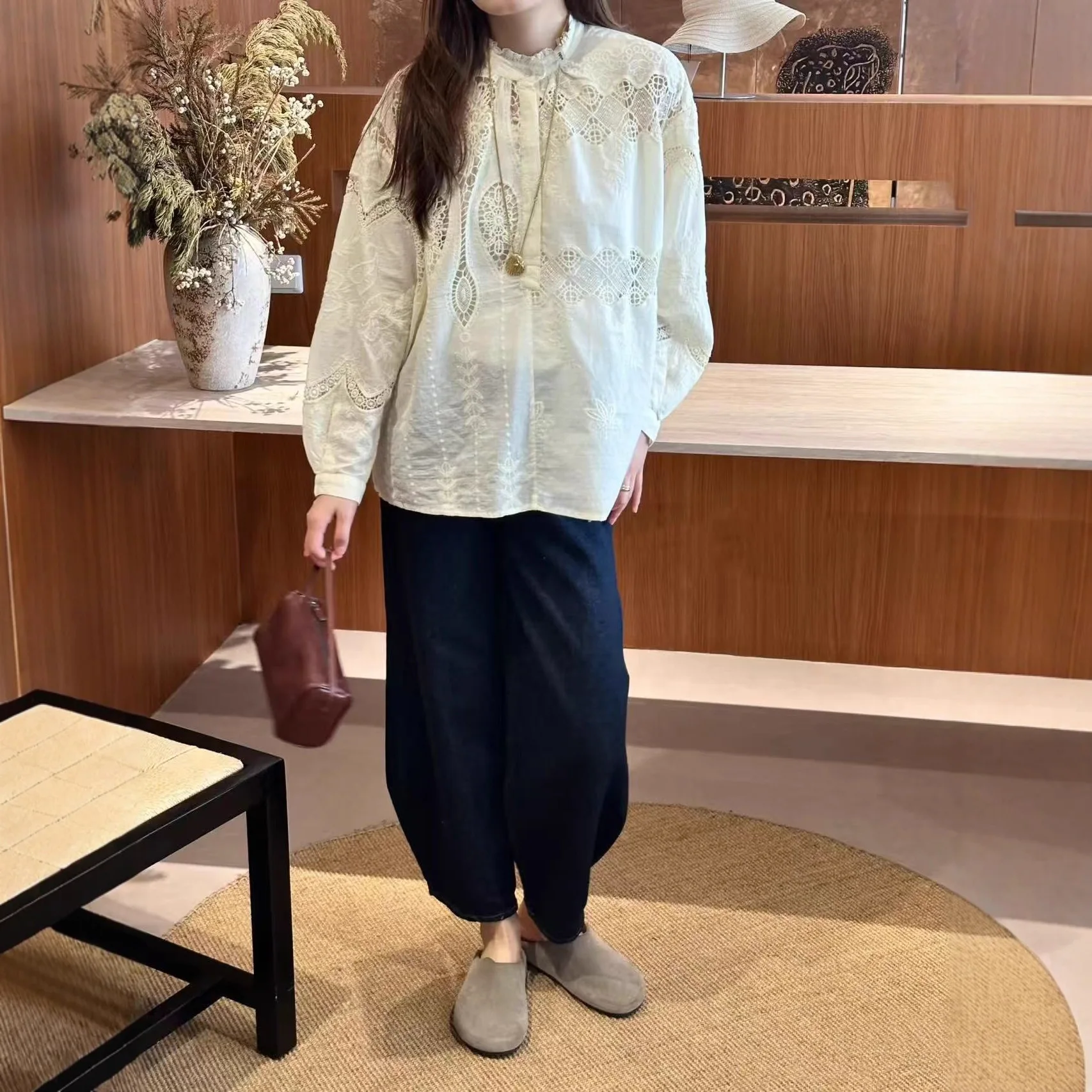 

Ретро-блузка с вышитым кружевным воротником и рукавами-фонариками, женская, свободного кроя, из хлопка, с длинными рукавами, с цветочным узором, осенняя мода