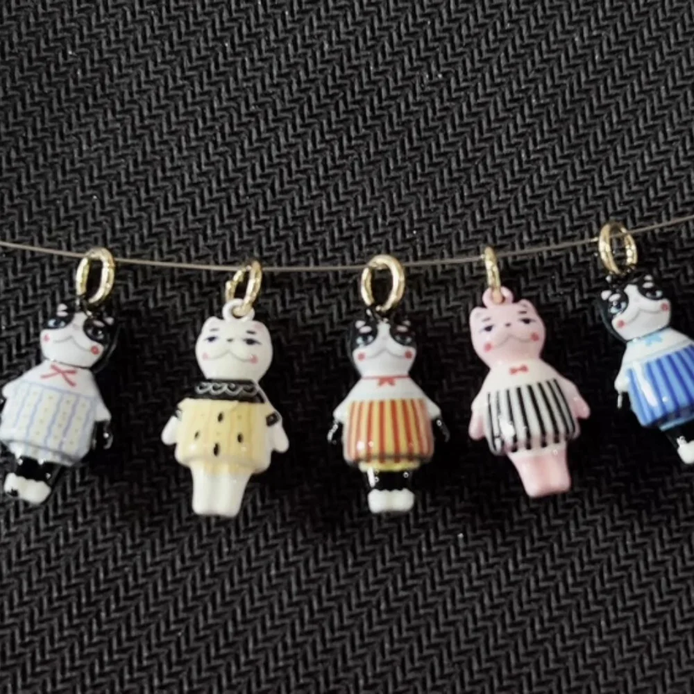 Niedliche, modische, einfache Tierkätzchen-Streifenkleidung DIY-Anhänger-Charms für Schmuck. – Detail 2
