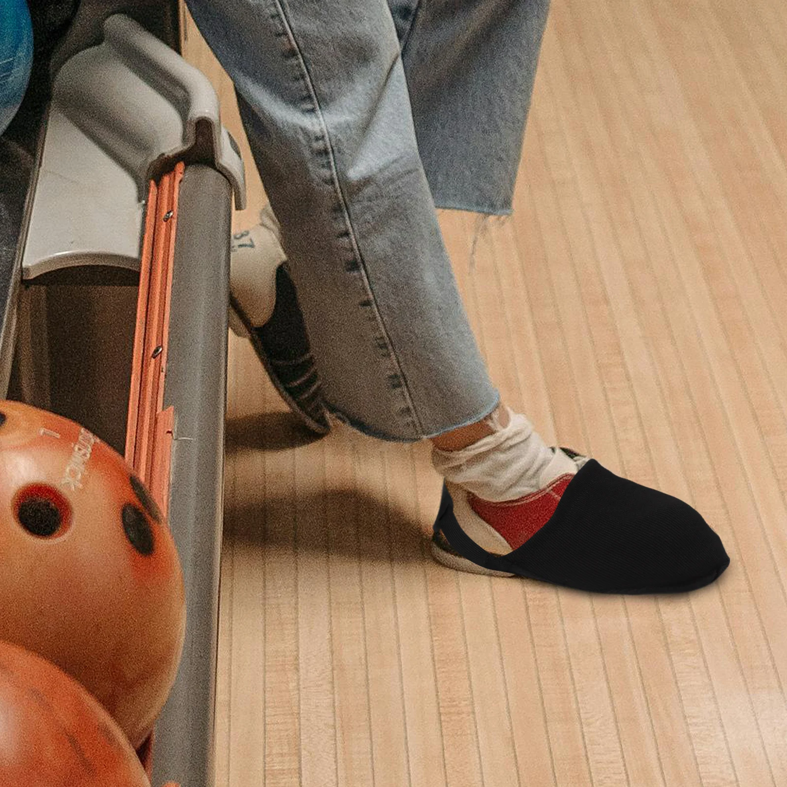 

2Pcs Anti-Wear Bowling Shoe Covers Black Slide Accessories for Enhanced Game Performance