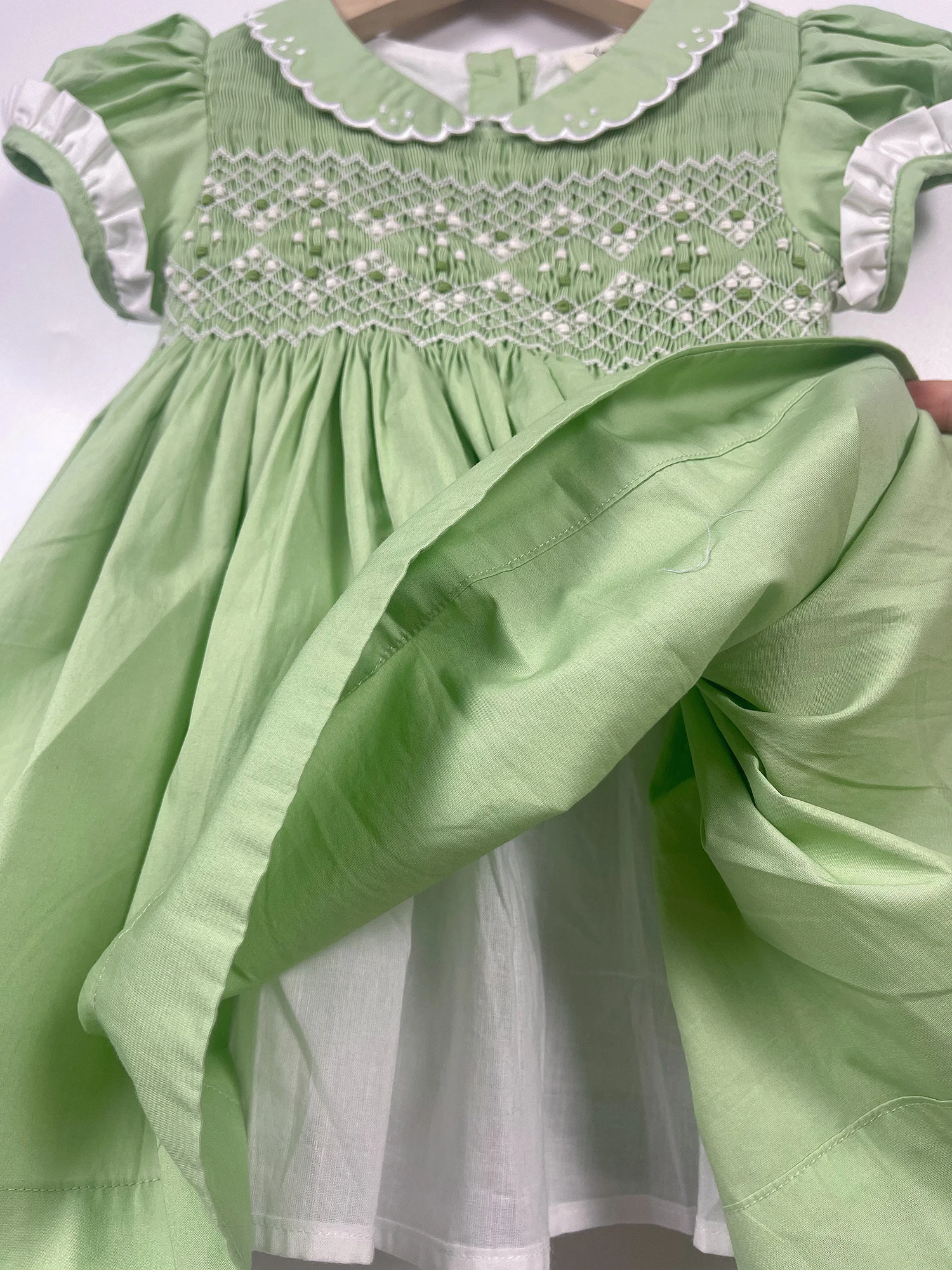 Summer Girls Handmade Smocking Dress Hand Embroidery Green Pure Cotton Fabric Soft Comfortable Banquet Performance Clothing