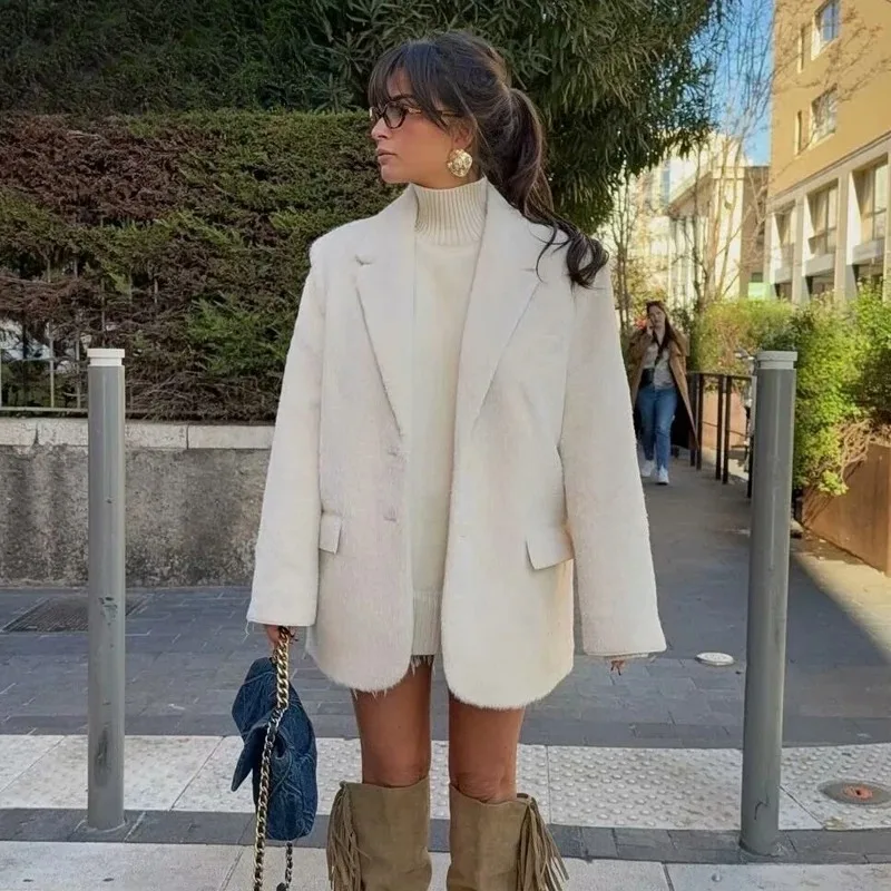 

2024 Fall/Winter New Women's Blazer with Lapel, Long Sleeves, Straight Fit, and Side Slits