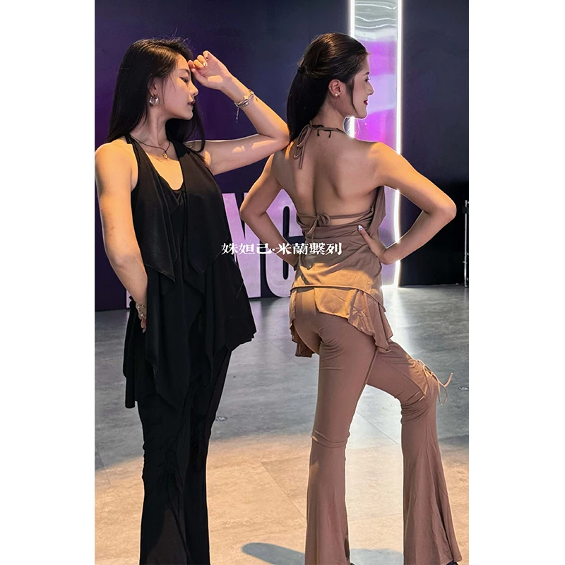 Vêtements d'entraînement de danse latine pour femmes, hauts irréguliers, pantalons évasés, sans manches, kaki, noir, costume Rumba Chacha, vêtements de danse DNV25116