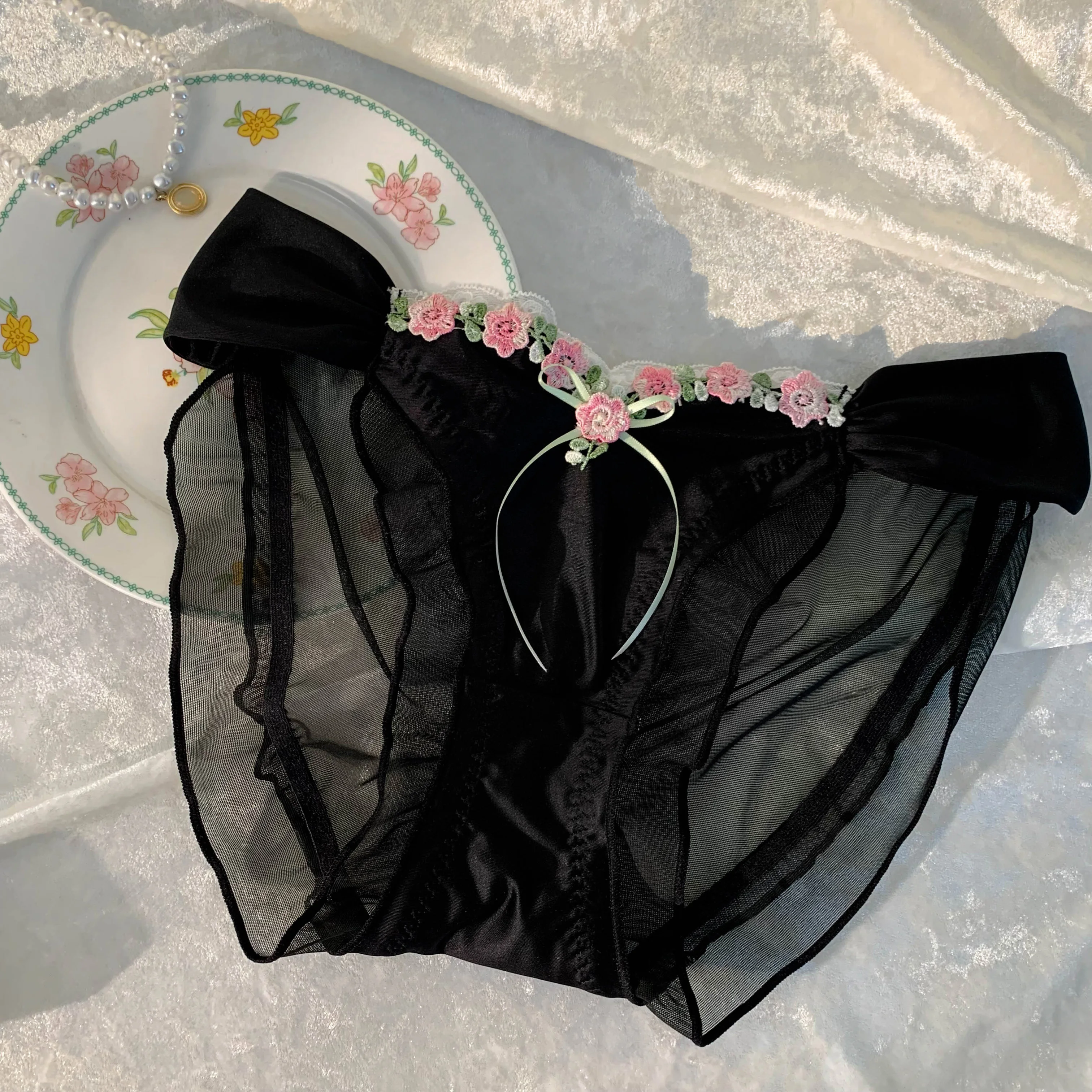 Lolita Girls Panties Japanese Sweet Pure Desire Women French Mesh Lace Sexy Low Waist Hollow Underwear 2024 New Collection