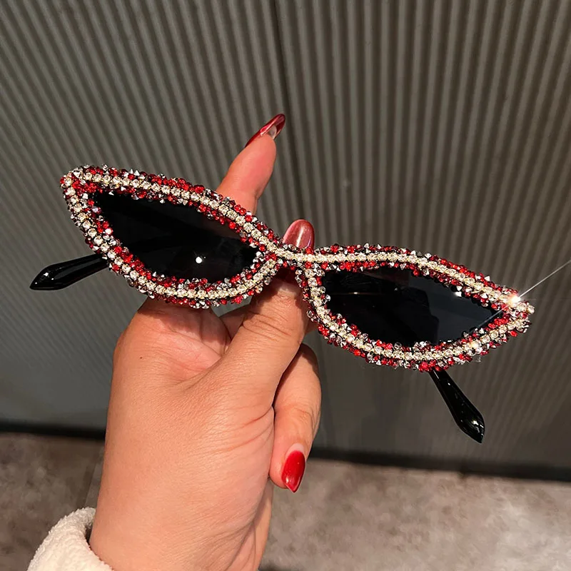 

New Trendy Vintage Luxury Cat Eye Sunglasses Women's Full Diamond Party Sexy Sunglasses Dance For Party Women Elegant Eyewears