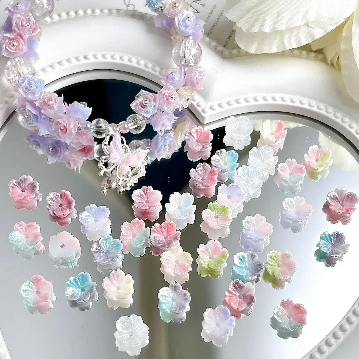 Flor de cerezo suave hueca de colores de resina 3D, decoración artística de uñas que brilla en la oscuridad, abalorios de flores brillantes para manicura DIY